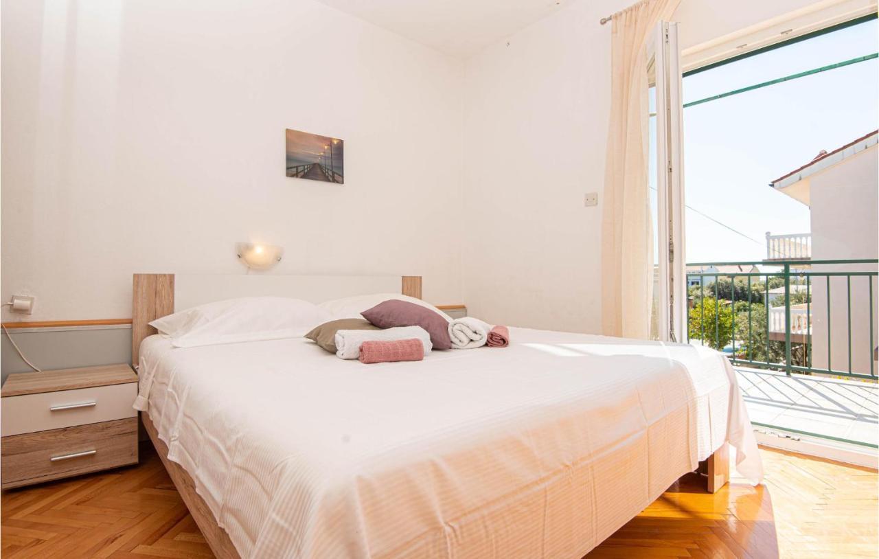3 Bedroom Lovely Apartment In Brodarica Brodarica  Kültér fotó